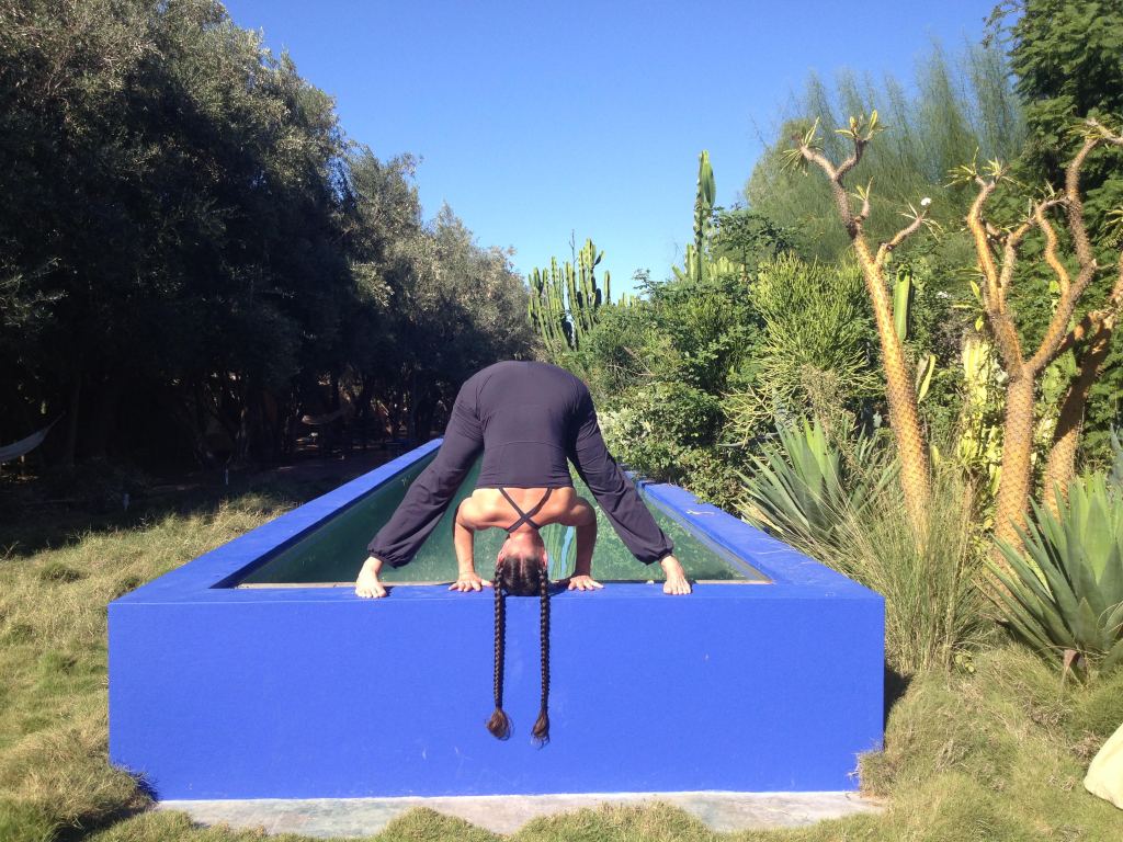 Professeur yoga Iyengar Paris et proche banlieue. Pour une meilleur souplesse et un bien-être intérieur